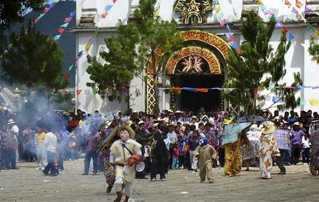 Evangelicals in Chiapas held after refusing to contribute to Catholic festival