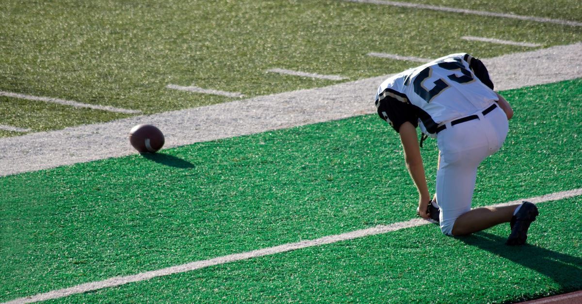Atheist Group Demands Football Coach Stop Praying with Players, Says It’s ‘Unconstitutional’