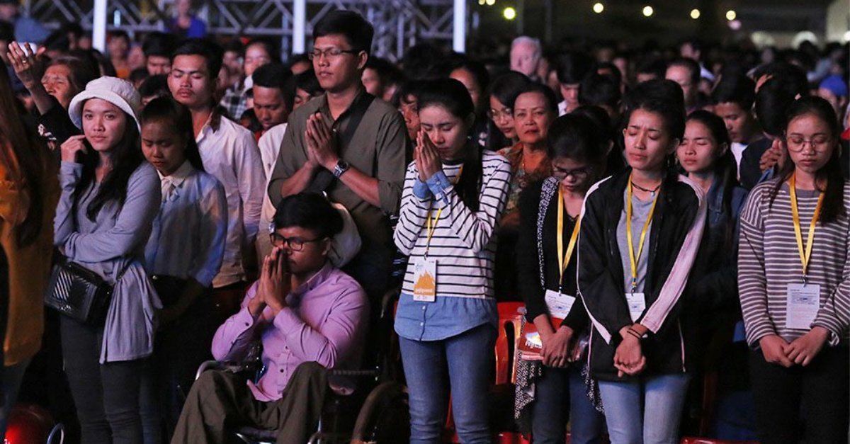 23,000 Cambodians Hear the Gospel, More than 1,300 Give Their Lives to Christ at Franklin Graham Festival