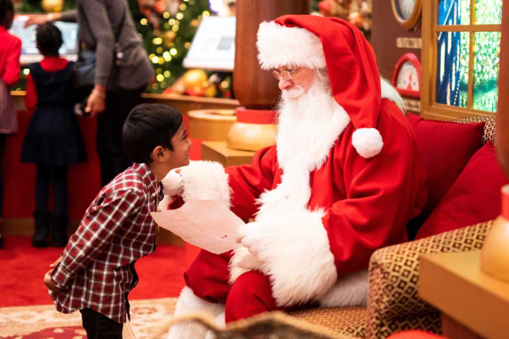 Mother Scolded for Calling Santa Claus ‘Father Christmas’ Because He’s ‘Gender Neutral’