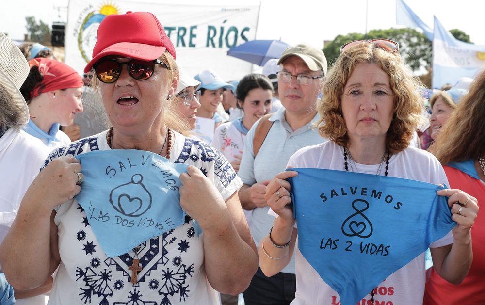 Thousands of Pro-Life People in Argentina Rally Against Legislation to Legalize Abortion