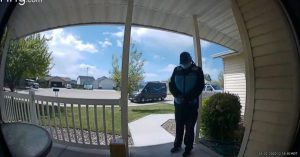 Amazon Delivery Driver Prays for High-Risk Baby