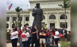 Catholic youths heroically stop California mob from tearing down saint’s statue