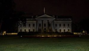 Fake Photo Circulated Of ‘Dark’ White House Is Actually From 2015