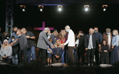 Apostasy at Saddleback Church as they Ordain Three Women as Pastors despite God’s Commands